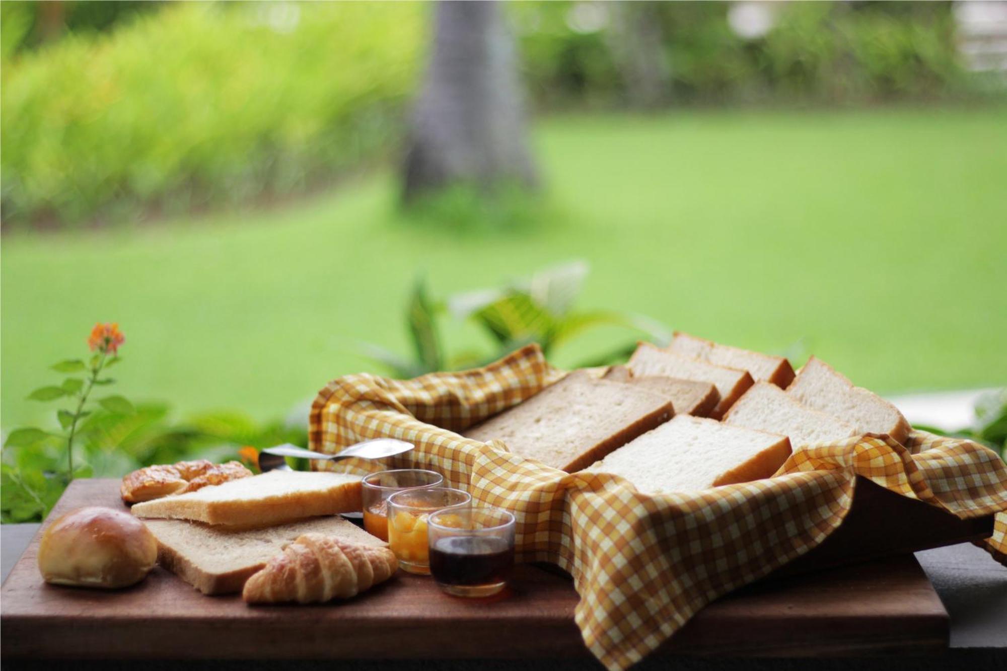 Mangsit Suites By Holiday Resort Lombok エクステリア 写真