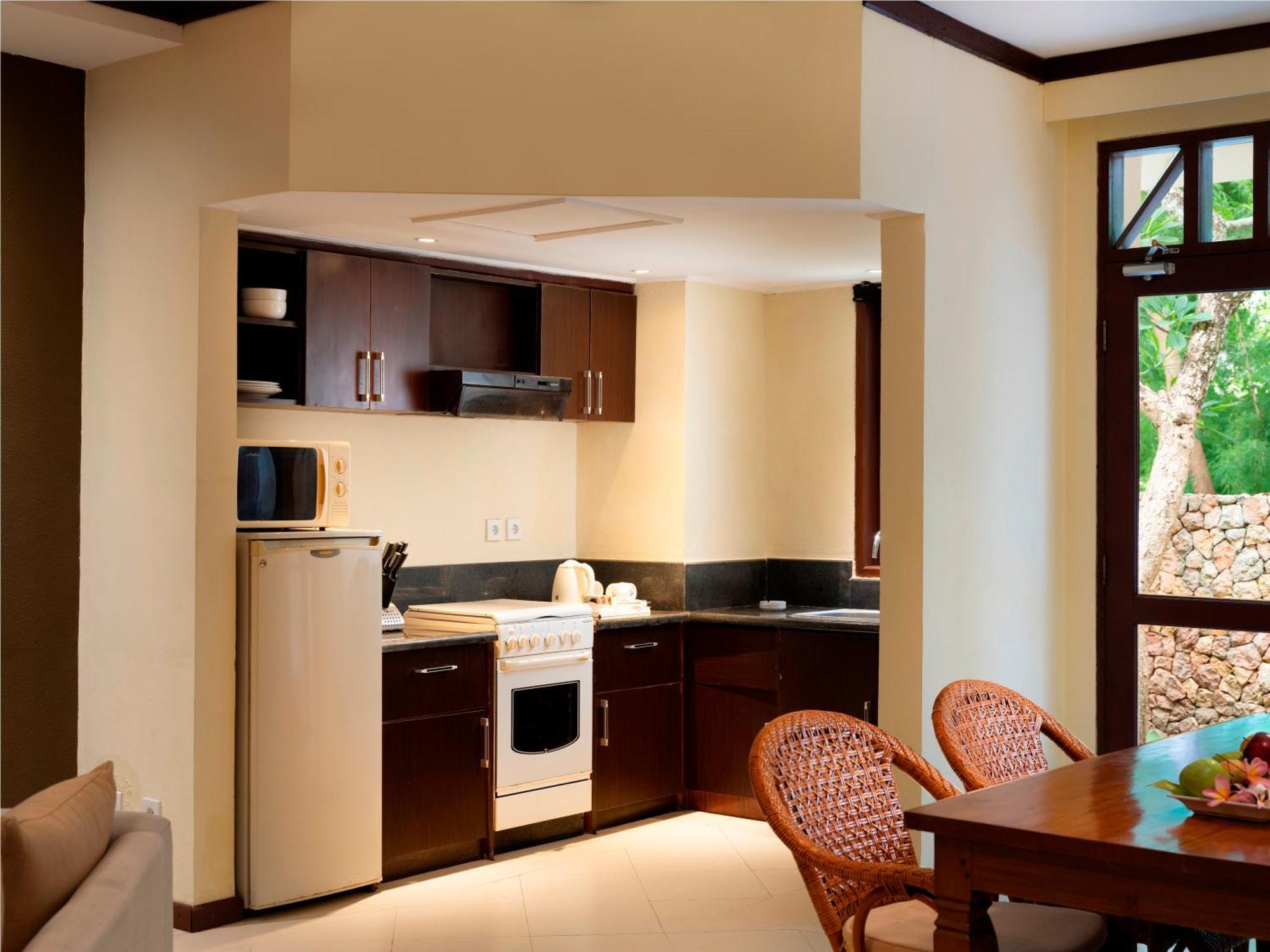Mangsit Suites By Holiday Resort Lombok エクステリア 写真
