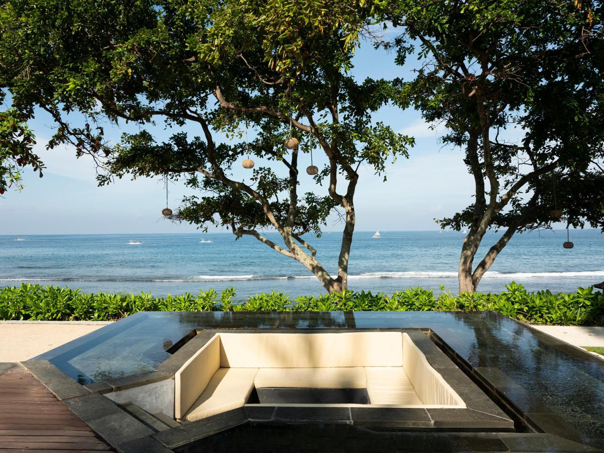 Mangsit Suites By Holiday Resort Lombok エクステリア 写真